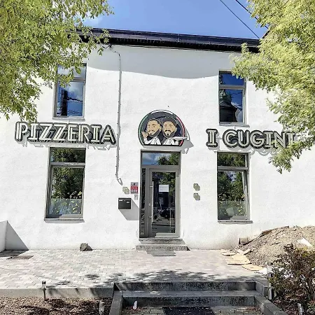 House With Free Parking 15Min From The Airport Appartement *