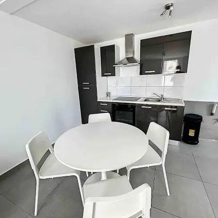 House With Free Parking 15Min From The Airport Appartement Charleroi